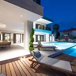 Villa Beachfront Malia Near With Heated Pool & Jacuzzi