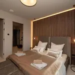 Beachfront Malia Near With Heated Pool & Jacuzzi Trogir
