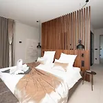 Villa Beachfront Malia Near With Heated Pool & Jacuzzi Trogir