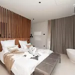 Villa Beachfront Malia Near With Heated Pool & Jacuzzi