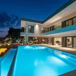 Beachfront Malia Near With Heated Pool & Jacuzzi * Trogir