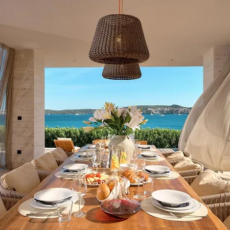 Villa Beachfront Malia Near With Heated Pool & Jacuzzi