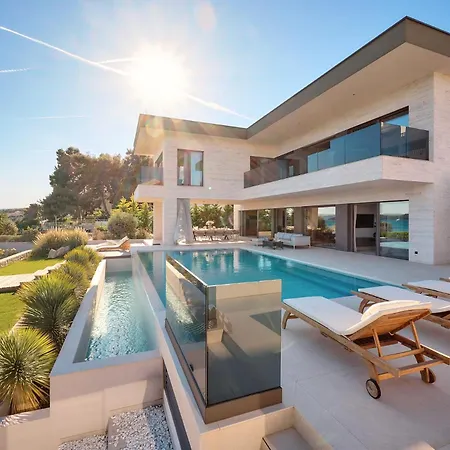 Villa Beachfront Malia Near With Heated Pool & Jacuzzi