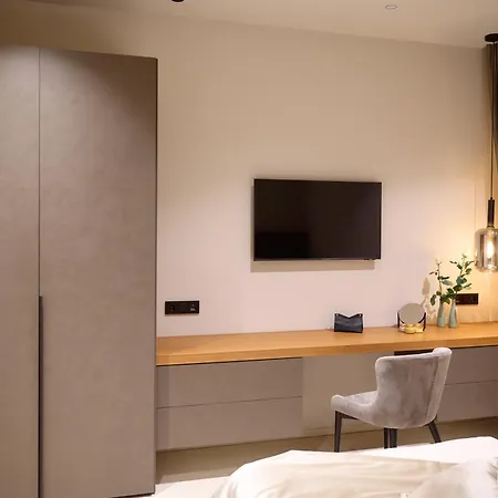 Beachfront Malia Near With Heated Pool & Jacuzzi Villa