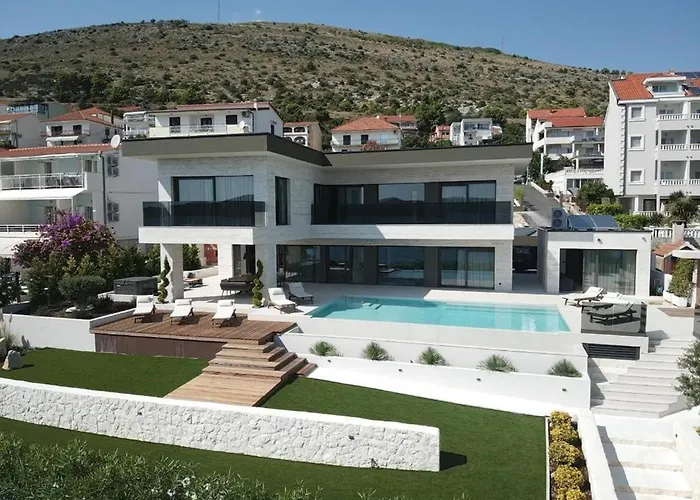 Beachfront Villa Malia Near Trogir With Heated Pool & Jacuzzi *