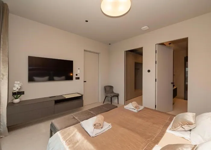 Beachfront Villa Malia Near Trogir With Heated Pool & Jacuzzi * Trogir