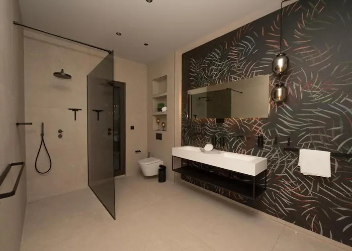 Villa Beachfront Villa Malia Near Trogir With Heated Pool & Jacuzzi *