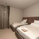 Beachfront Malia Near With Heated Pool & Jacuzzi Vila *