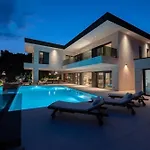 Beachfront Malia Near With Heated Pool & Jacuzzi Vila