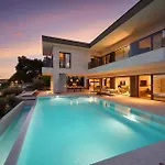 别墅 Beachfront Malia Near With Heated Pool & Jacuzzi 特罗吉尔