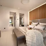 Beachfront Malia Near With Heated Pool & Jacuzzi 别墅