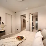 Beachfront Malia Near With Heated Pool & Jacuzzi 别墅