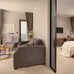 Beachfront Malia Near With Heated Pool & Jacuzzi *