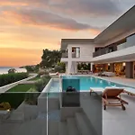 Beachfront Malia Near With Heated Pool & Jacuzzi