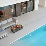 Beachfront Malia Near With Heated Pool & Jacuzzi * 特罗吉尔
