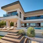Beachfront Malia Near With Heated Pool & Jacuzzi * 特罗吉尔