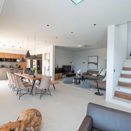 Luxury Beachfront Malia With Pool And Jacuzzi In Seget Donji - Villa *