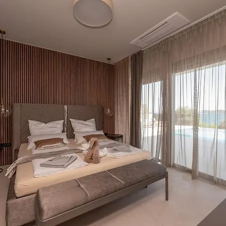 Villa Luxury Beachfront Malia With Pool And Jacuzzi In Seget Donji - Trogir