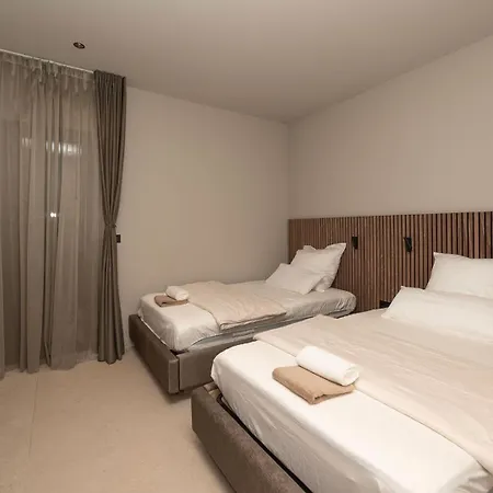 Villa Luxury Beachfront Malia With Pool And Jacuzzi In Seget Donji -