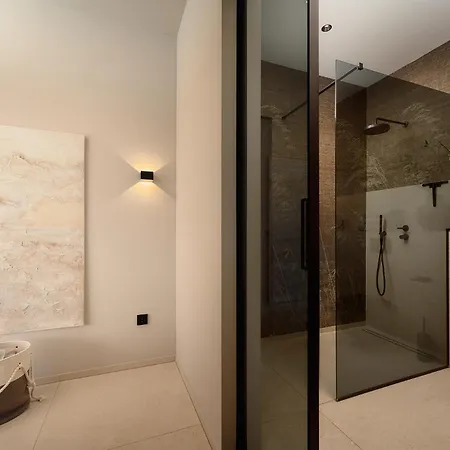 Beachfront Malia Near With Heated Pool & Jacuzzi Villa
