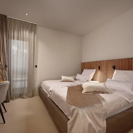 Villa Beachfront Malia Near With Heated Pool & Jacuzzi