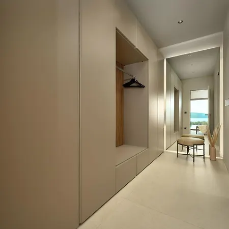 Beachfront Malia Near With Heated Pool & Jacuzzi * Trogir