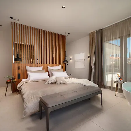 Beachfront Malia Near With Heated Pool & Jacuzzi Villa *
