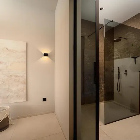 Beachfront Malia Near With Heated Pool & Jacuzzi * Trogir