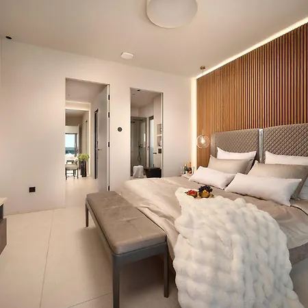 Beachfront Malia Near With Heated Pool & Jacuzzi *