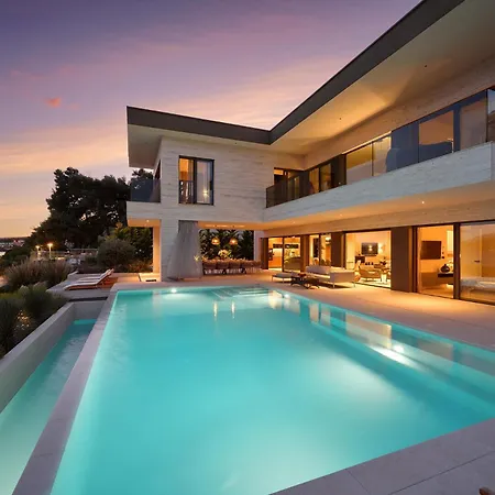 Villa Beachfront Malia Near With Heated Pool & Jacuzzi *