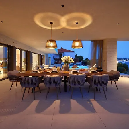 Beachfront Malia Near With Heated Pool & Jacuzzi Villa *