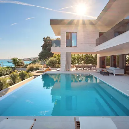 Beachfront Malia Near With Heated Pool & Jacuzzi Villa
