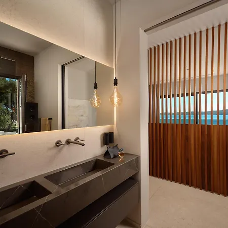 Beachfront Malia Near With Heated Pool & Jacuzzi * Trogir