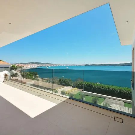 Beachfront Malia Near With Heated Pool & Jacuzzi Villa *