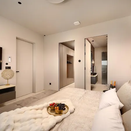 Villa Beachfront Malia Near With Heated Pool & Jacuzzi