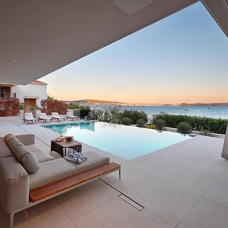 Villa Beachfront Malia Near With Heated Pool & Jacuzzi *
