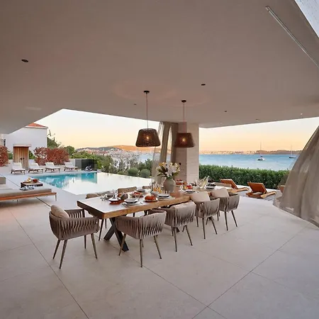 Beachfront Malia Near With Heated Pool & Jacuzzi Trogir