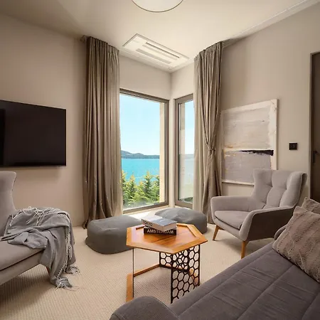 Villa Beachfront Malia Near With Heated Pool & Jacuzzi