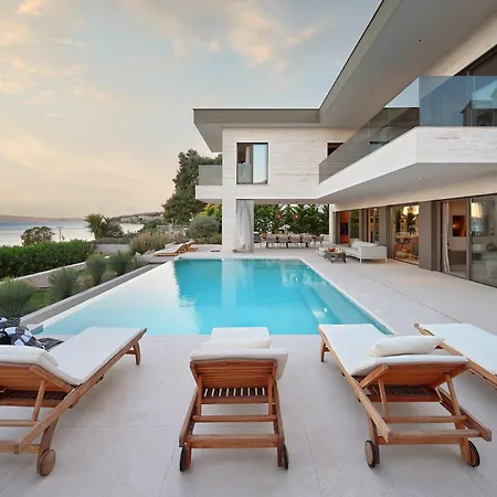Beachfront Malia Near With Heated Pool & Jacuzzi *