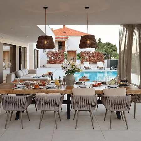 Villa Beachfront Malia Near With Heated Pool & Jacuzzi