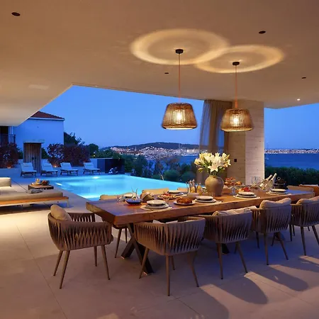 Beachfront Malia Near With Heated Pool & Jacuzzi * Trogir