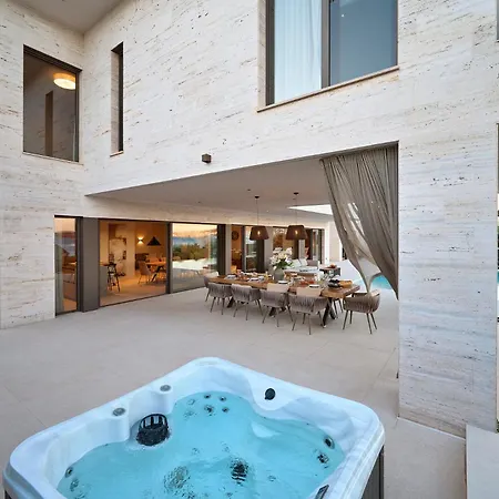 Beachfront Malia Near With Heated Pool & Jacuzzi * Trogir
