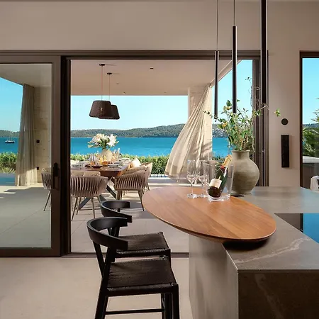Beachfront Malia Near With Heated Pool & Jacuzzi Villa *