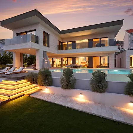 Villa Beachfront Malia Near With Heated Pool & Jacuzzi *
