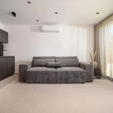 Beachfront Malia Near With Heated Pool & Jacuzzi *