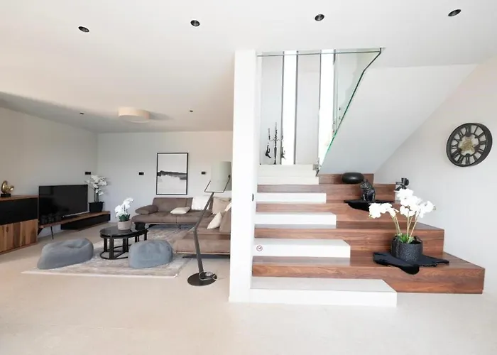 别墅 Beachfront Villa Malia Near Trogir With Heated Pool & Jacuzzi *