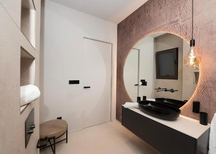 别墅 Beachfront Villa Malia Near Trogir With Heated Pool & Jacuzzi