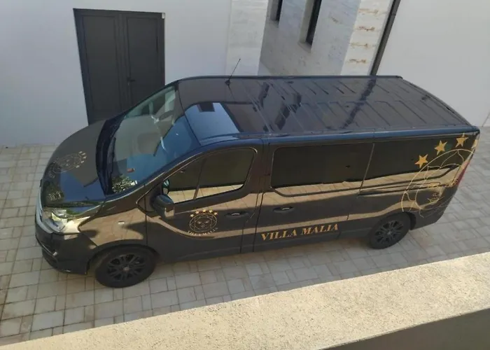 Beachfront Villa Malia Near Trogir With Heated Pool & Jacuzzi 别墅 *